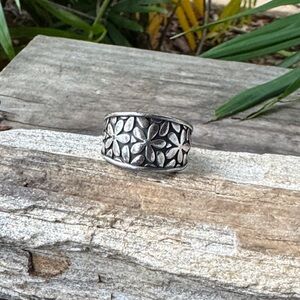 Retired James Avery Sterling SIlver Floral Garland Wide Band Ring